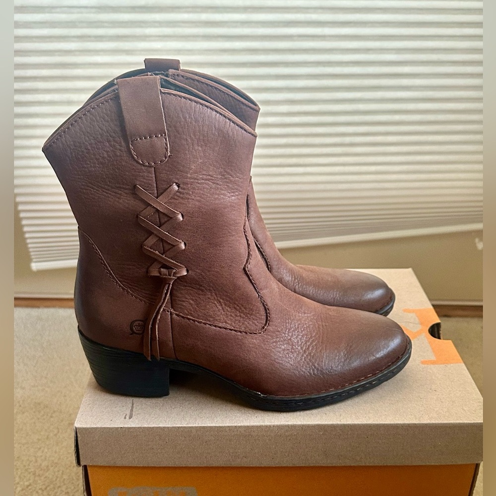B.O.C. Born Karin Ankle Western Boots - Picture 3 of 14
